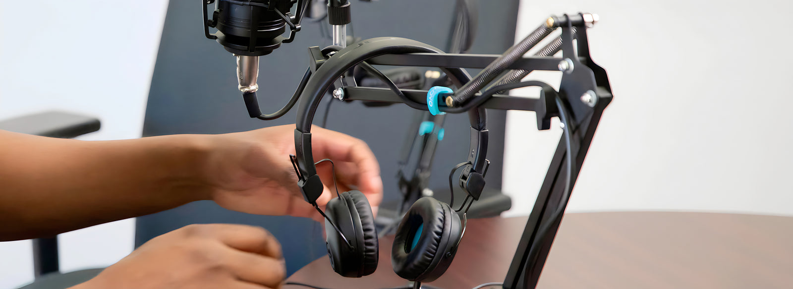 Microphone Accessories & Mounts - Movo